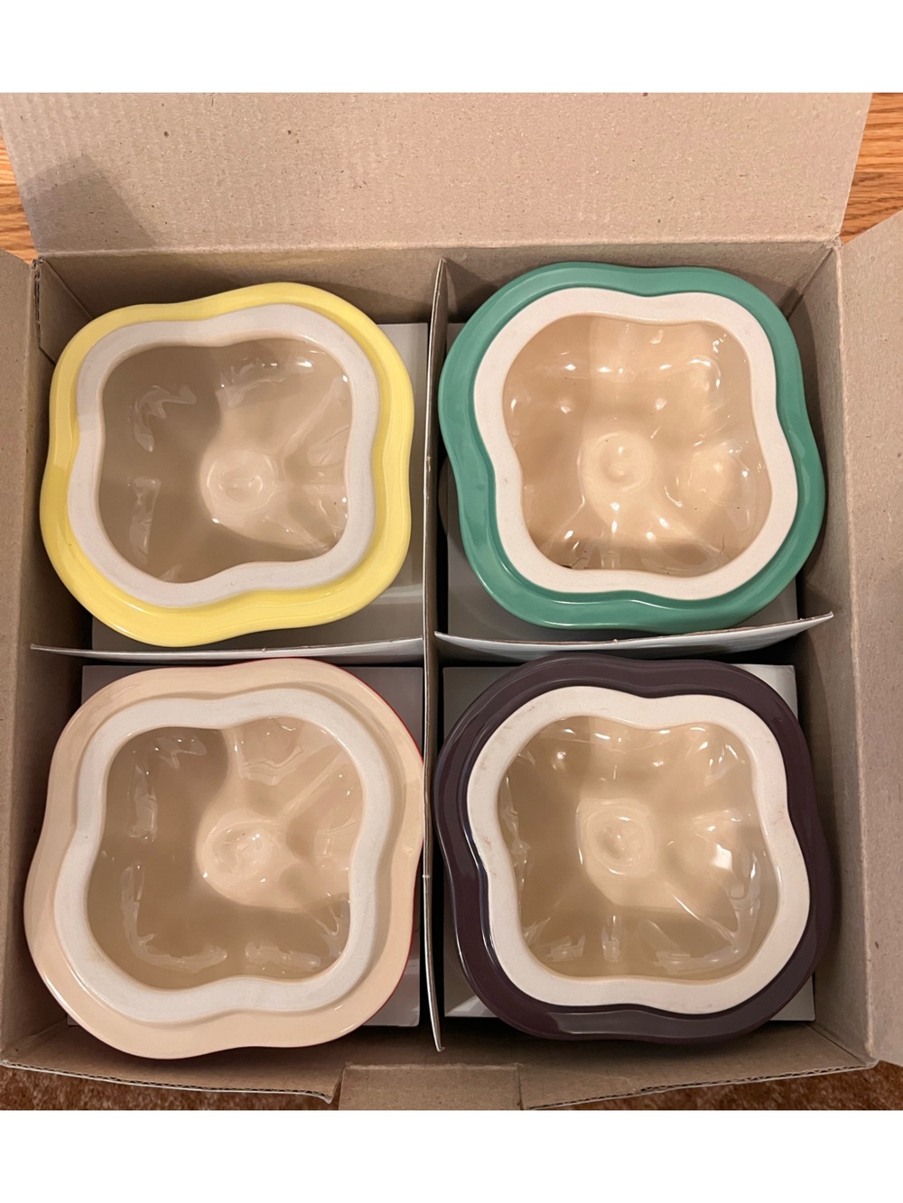 NIB Le Creuset set of 4 petite bell pepper casseroles - Picture 6 of 16